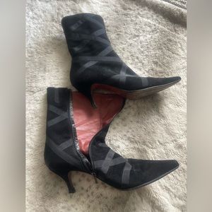 Boots - 11 M - black suede